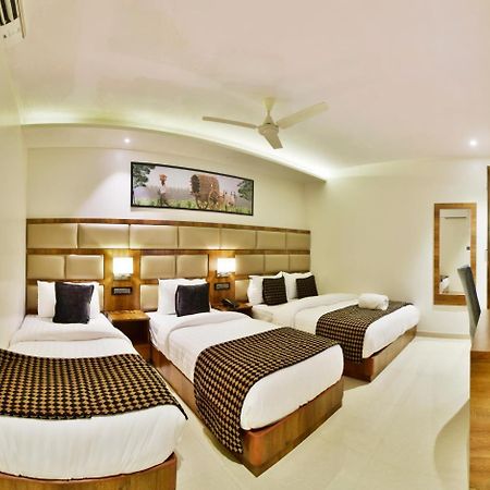 Kochi Aura One Hotel מראה חיצוני תמונה