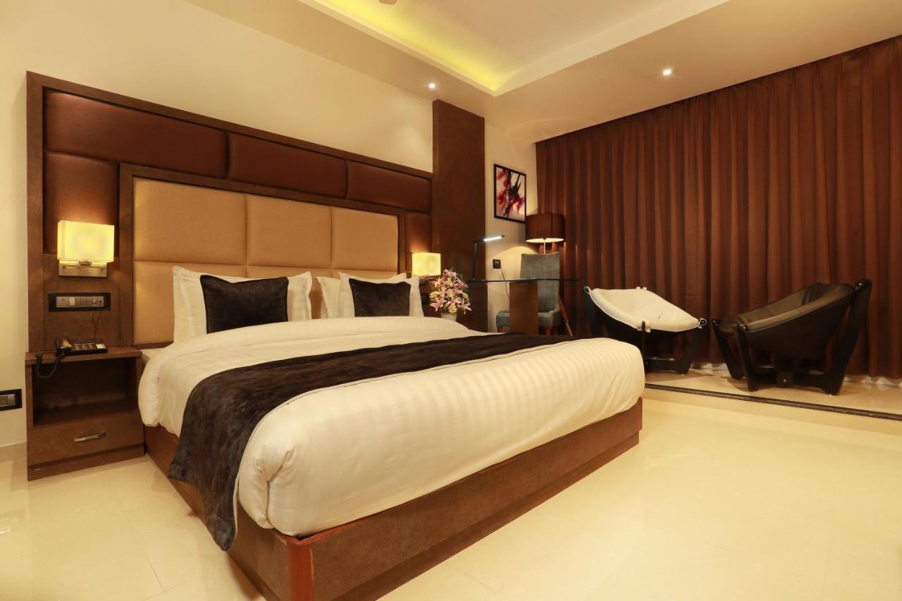 Kochi Aura One Hotel מראה חיצוני תמונה