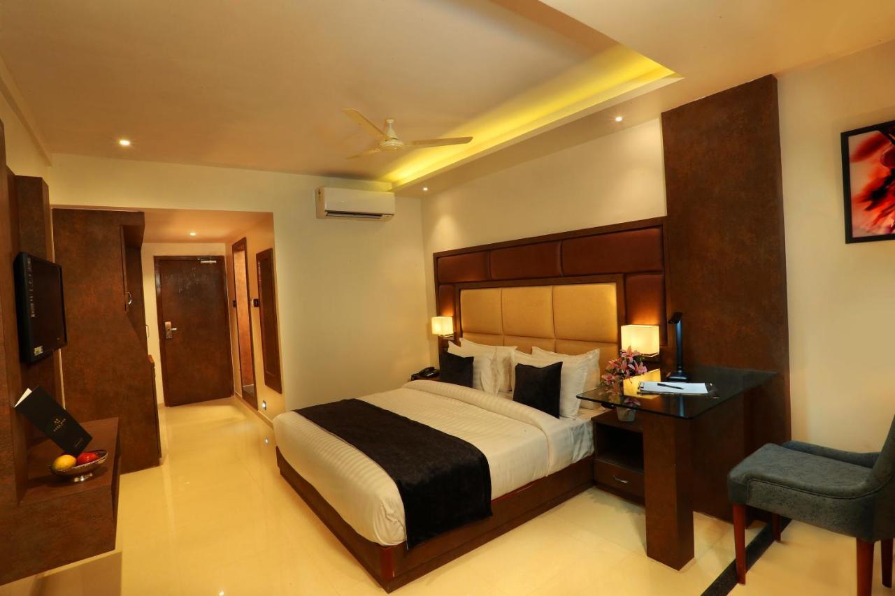 Kochi Aura One Hotel מראה חיצוני תמונה
