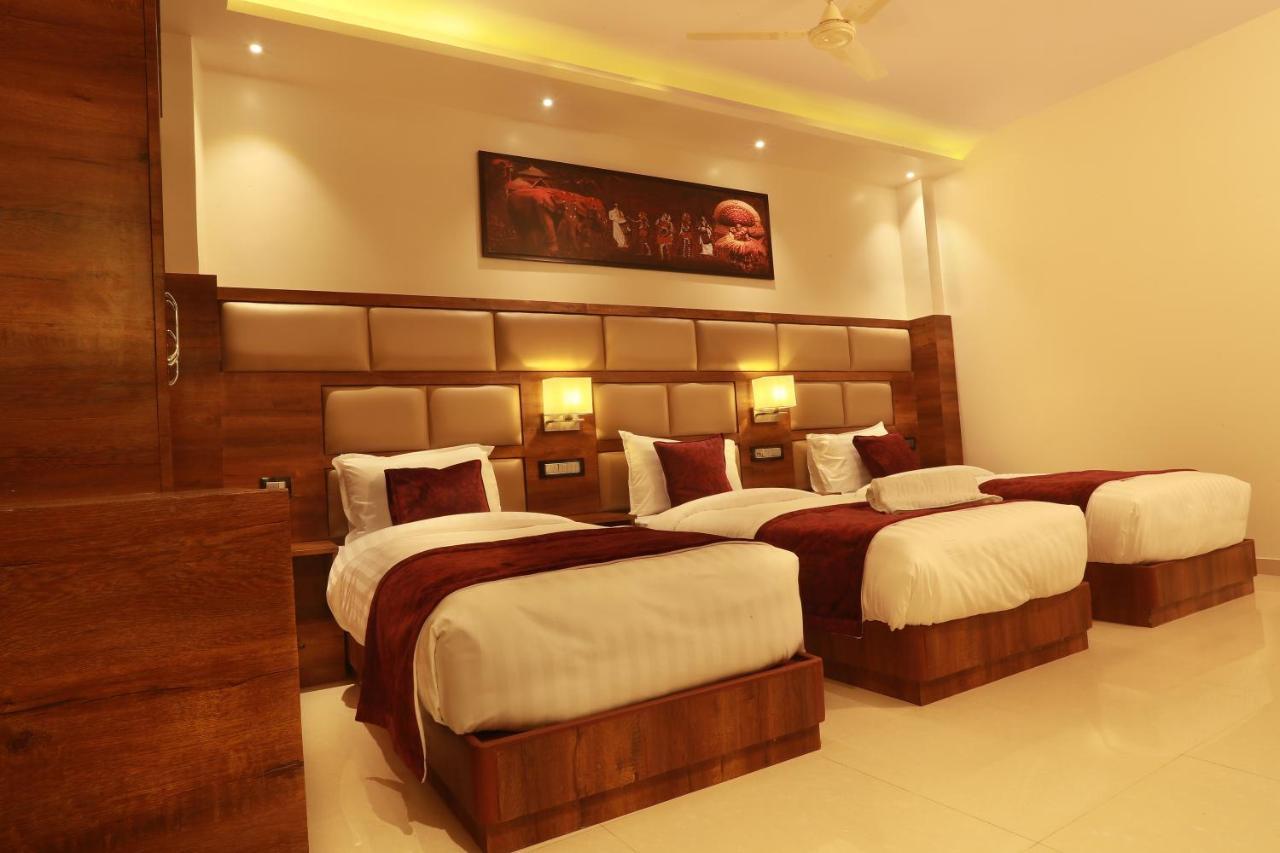 Kochi Aura One Hotel מראה חיצוני תמונה