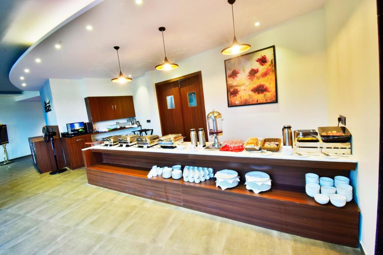 Kochi Aura One Hotel מראה חיצוני תמונה