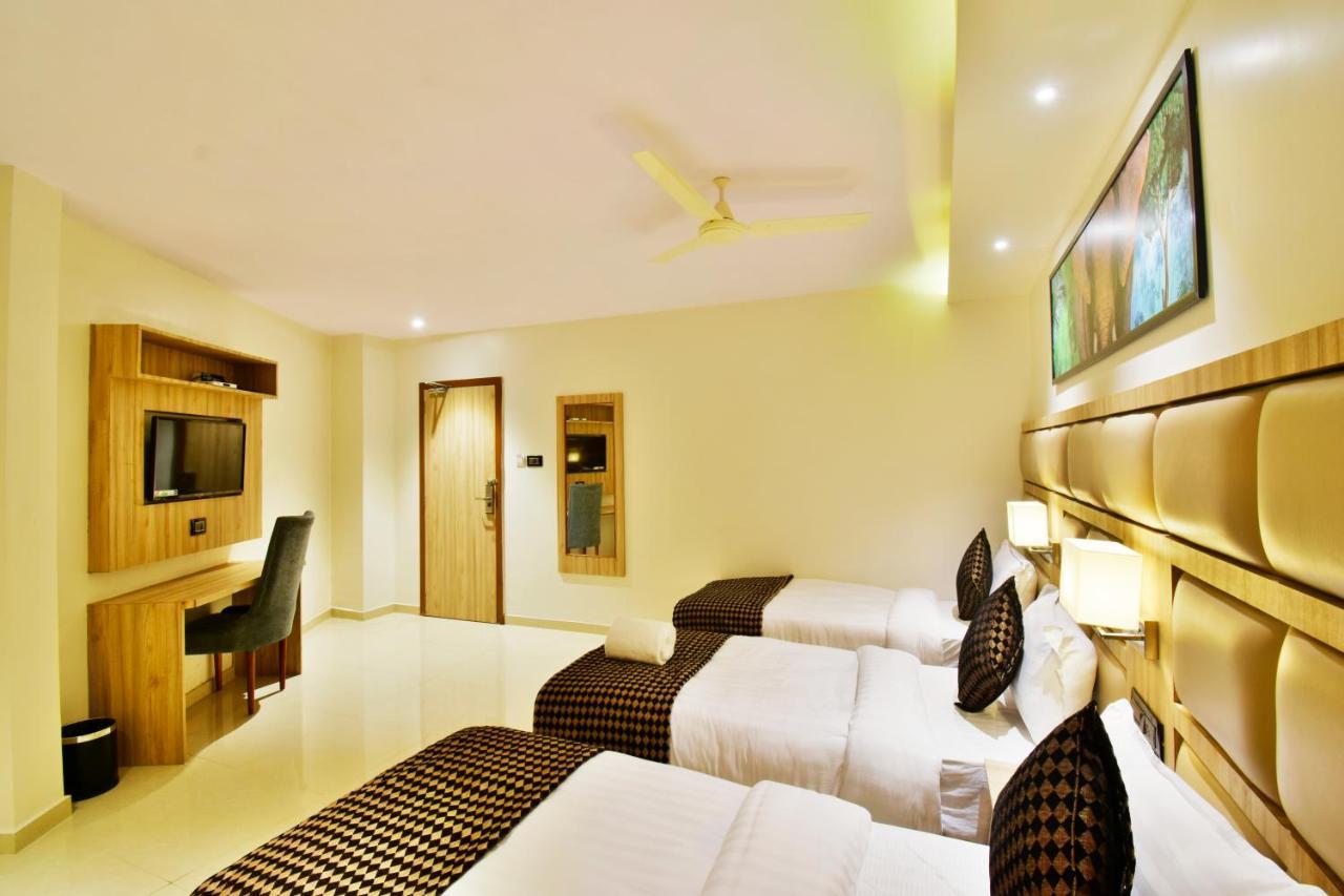 Kochi Aura One Hotel מראה חיצוני תמונה