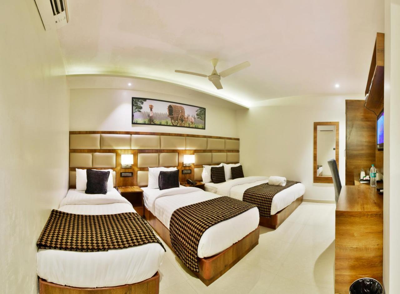 Kochi Aura One Hotel מראה חיצוני תמונה