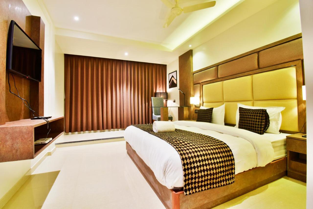 Kochi Aura One Hotel מראה חיצוני תמונה