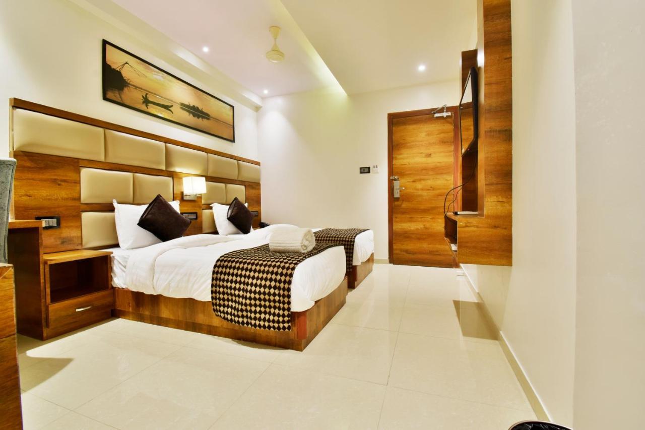 Kochi Aura One Hotel מראה חיצוני תמונה