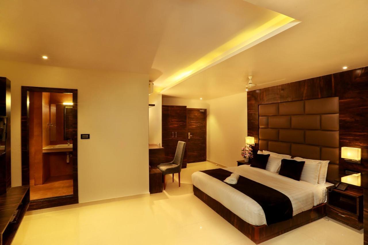 Kochi Aura One Hotel מראה חיצוני תמונה