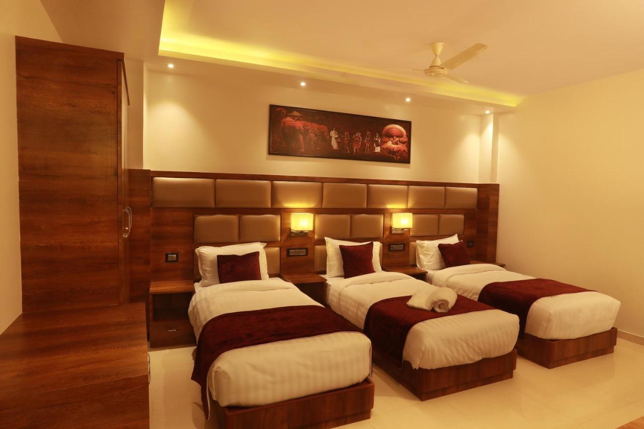 Kochi Aura One Hotel מראה חיצוני תמונה
