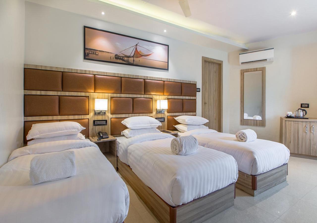 Kochi Aura One Hotel מראה חיצוני תמונה