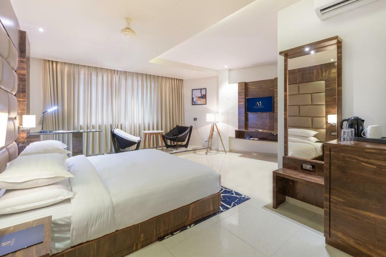 Kochi Aura One Hotel מראה חיצוני תמונה