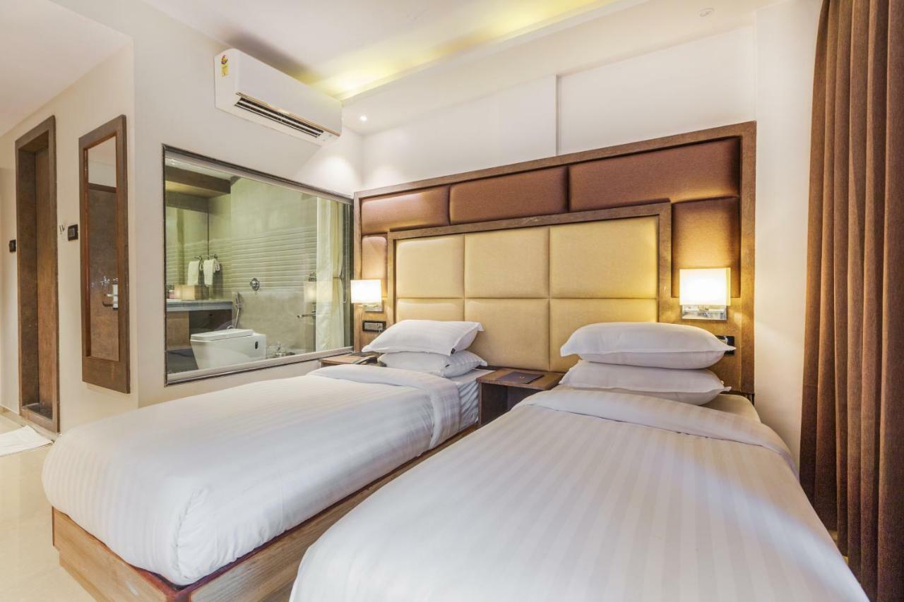 Kochi Aura One Hotel מראה חיצוני תמונה